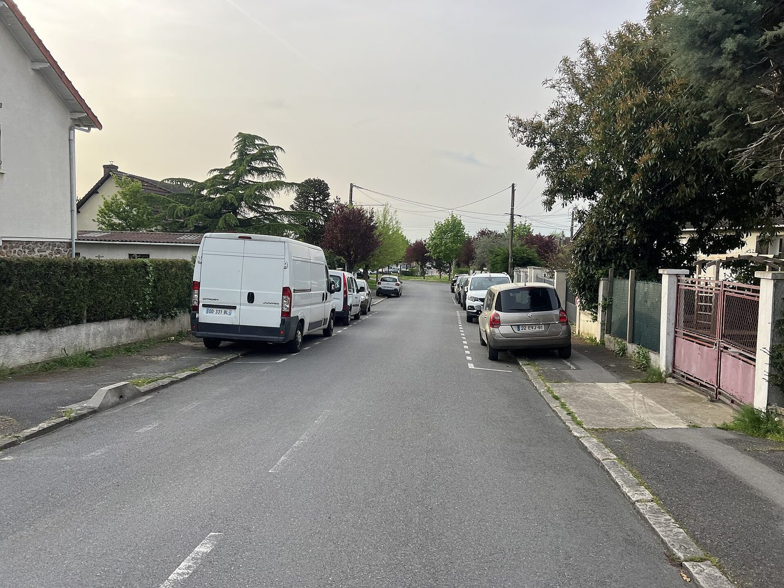Avenue Champagne - Morangis (FR91) - 2024-04-14 - 1