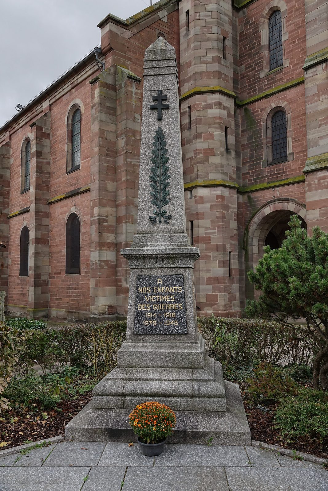 Monument aux morts des Première et Seconde Guerres mondiales (Dambach-la-Ville)