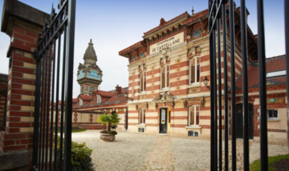 Champagne de Castellane - Tower and Heritage in Epernay