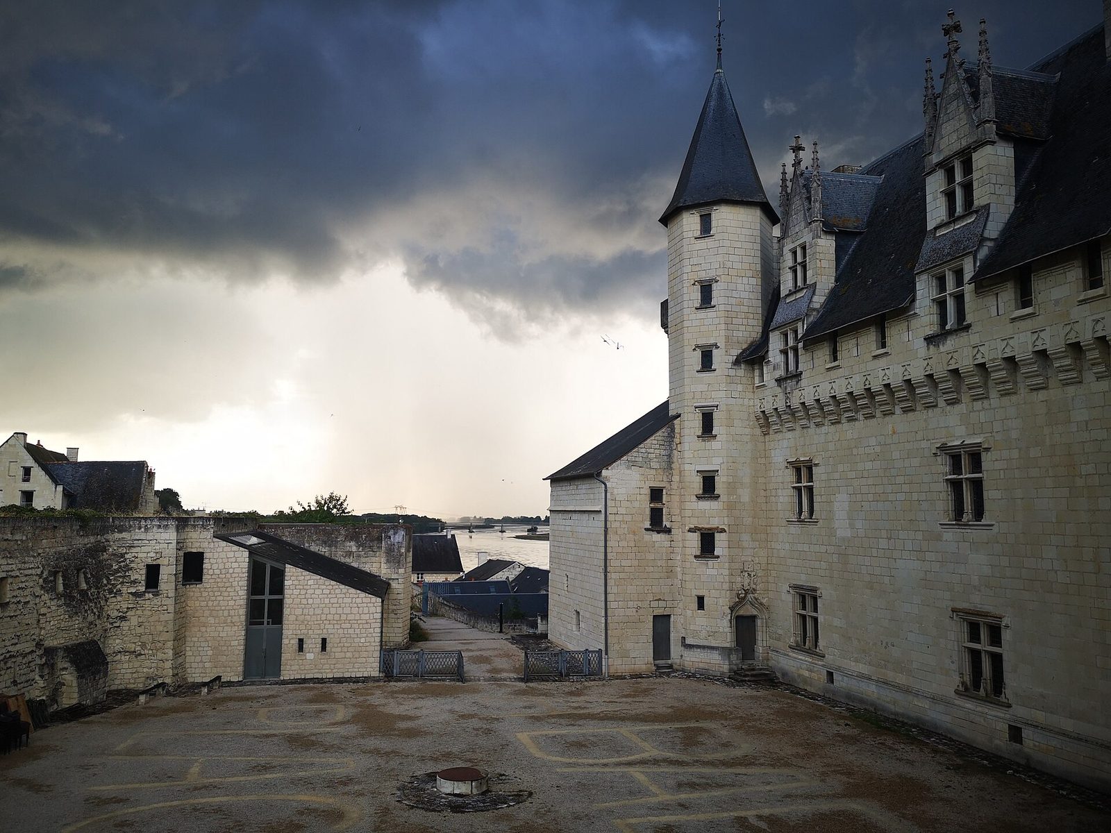 Chateau-de-montsoreau-val-de-loire-unesco