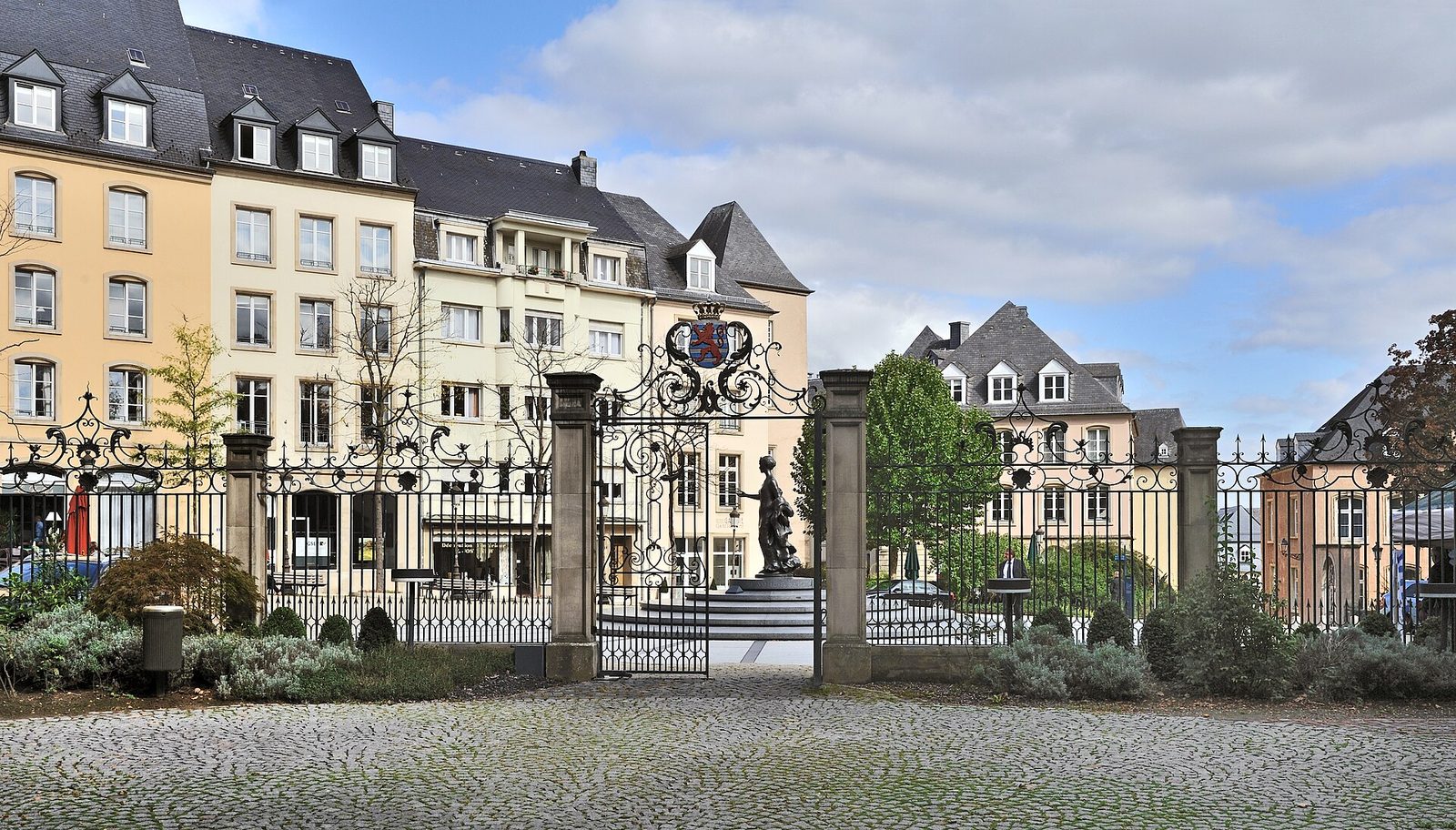 Luxemb City pl de Clairefontaine St Maximin