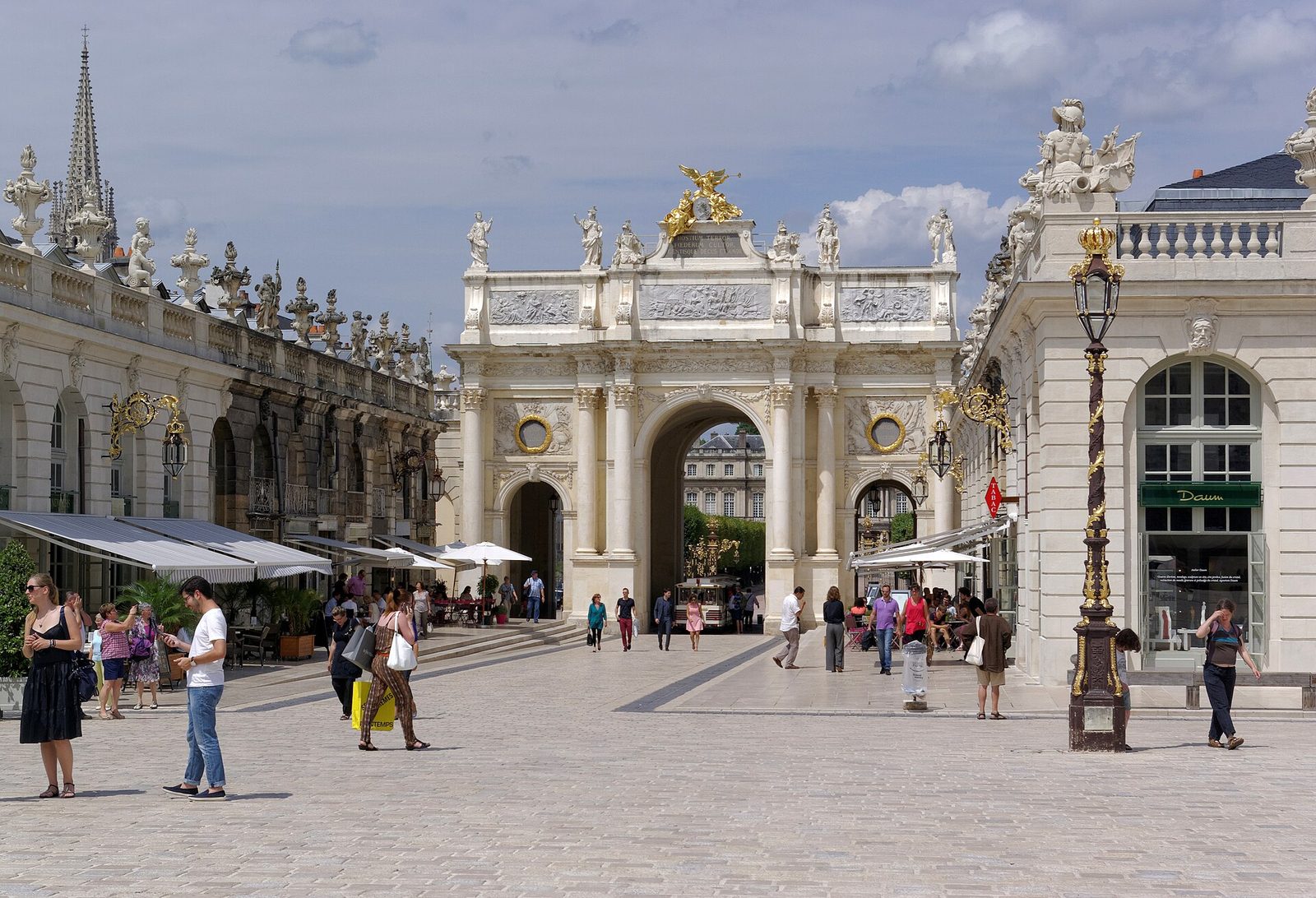Nancy Porte Here BW 2015-07-18 13-56-25