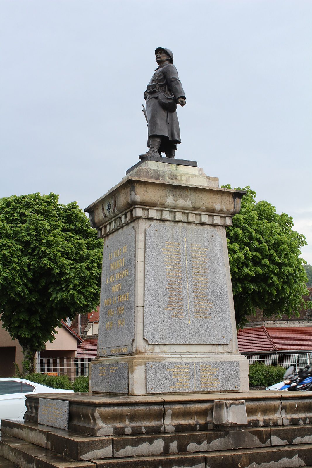 Monument morts Poligny Jura 11