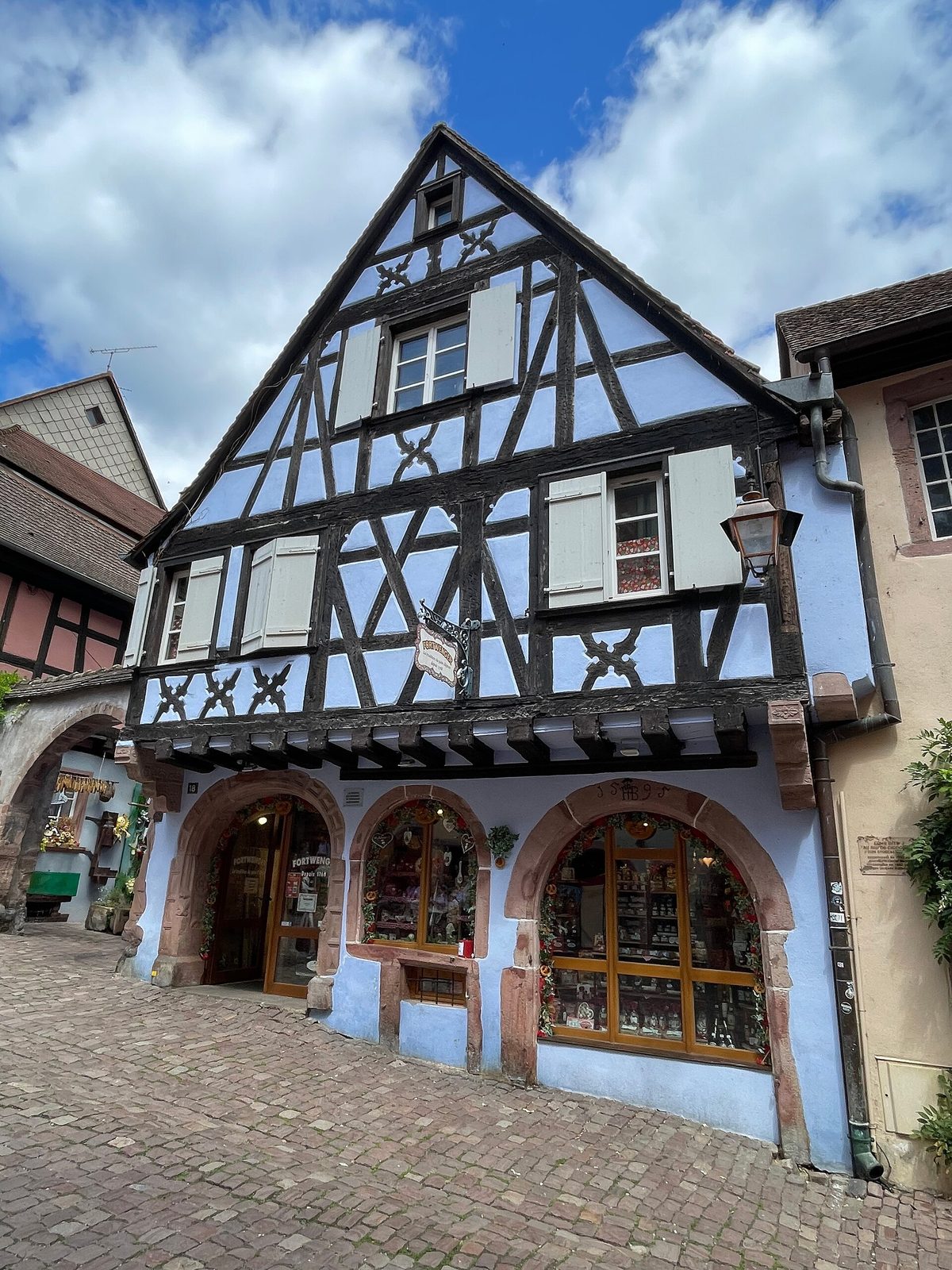 Colorful houses in Riquewihr 01