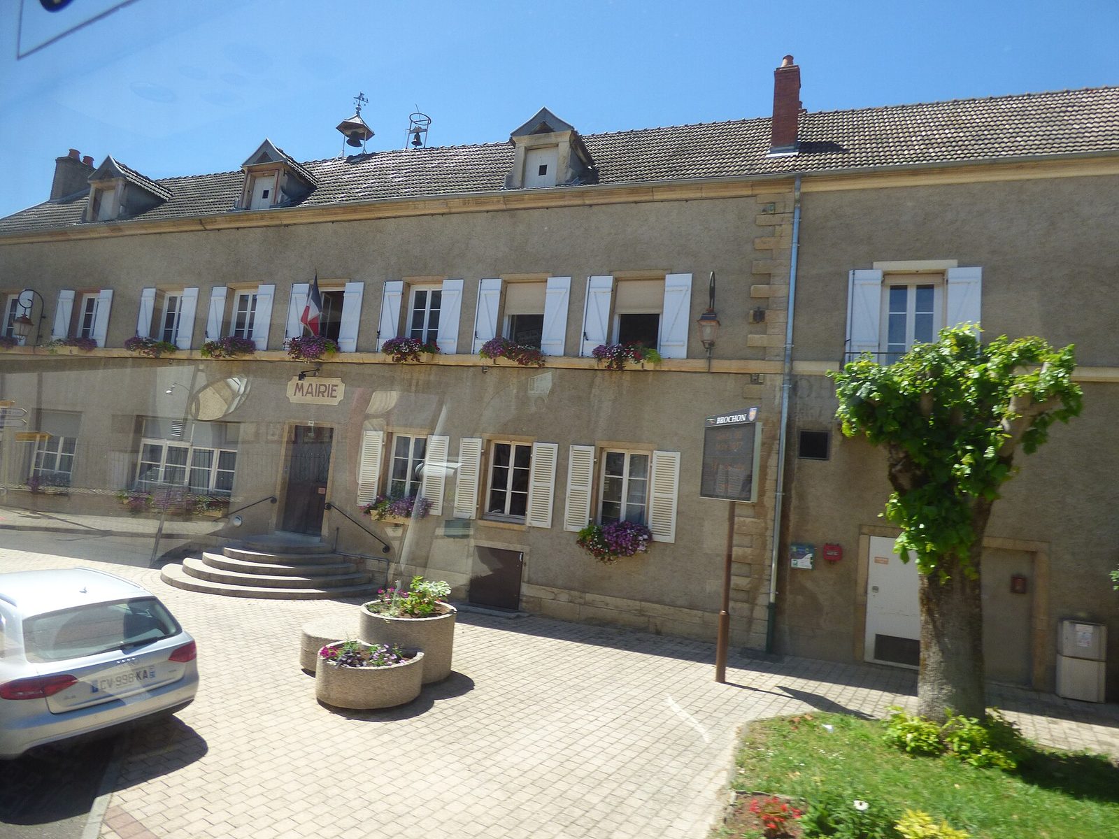 Route des Grands Crus - Brochon - Mairie de Brochon (35633815292)